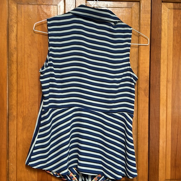 Cabi Chevron Top. Size Small. - Picture 4 of 4